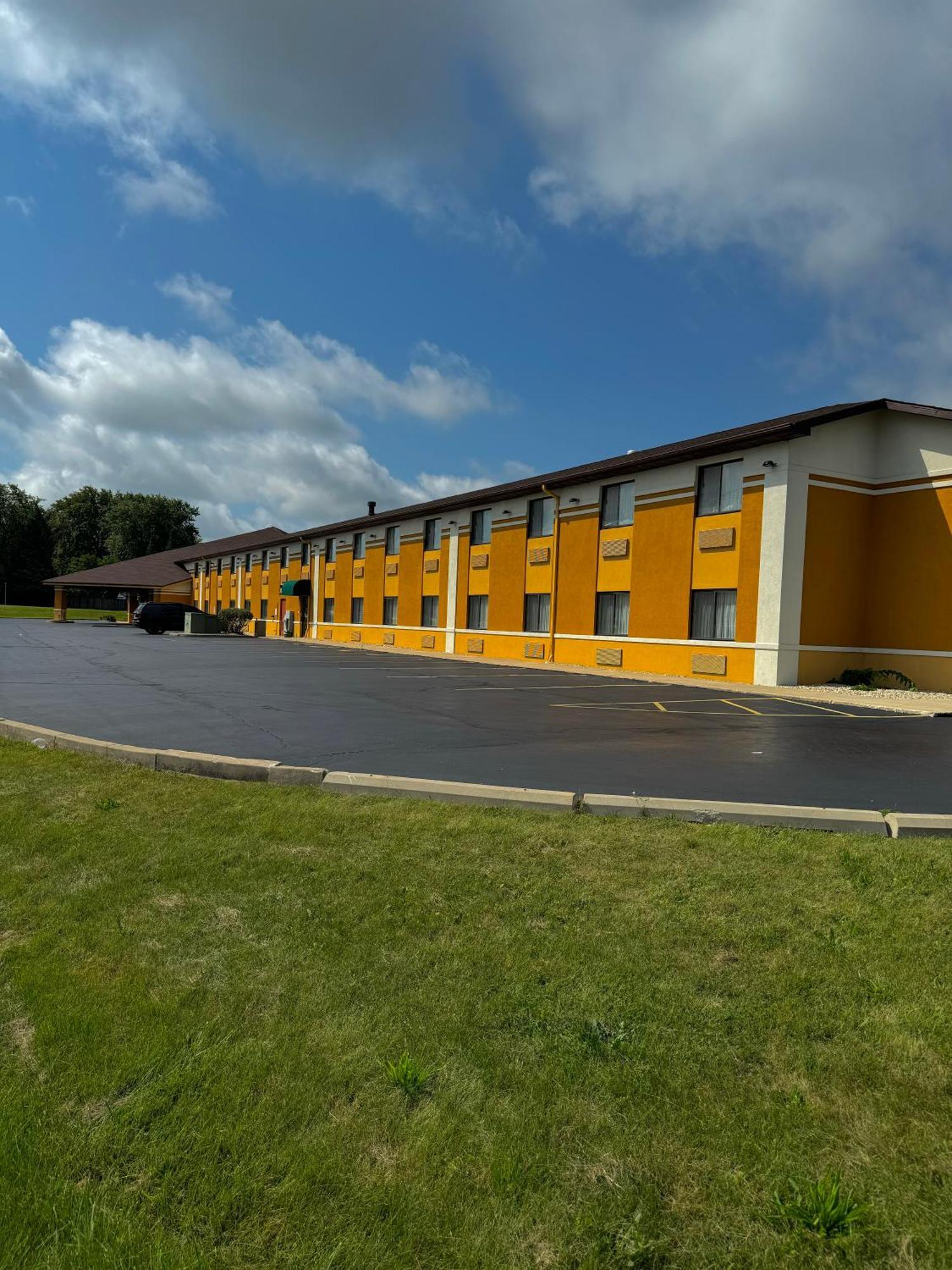 Quality Inn Sycamore - Dekalb Exterior photo