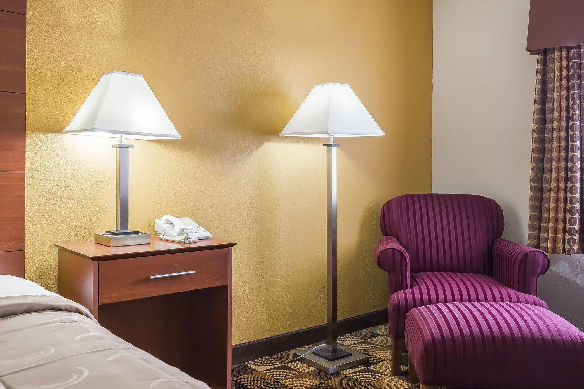 Quality Inn Sycamore - Dekalb Exterior photo
